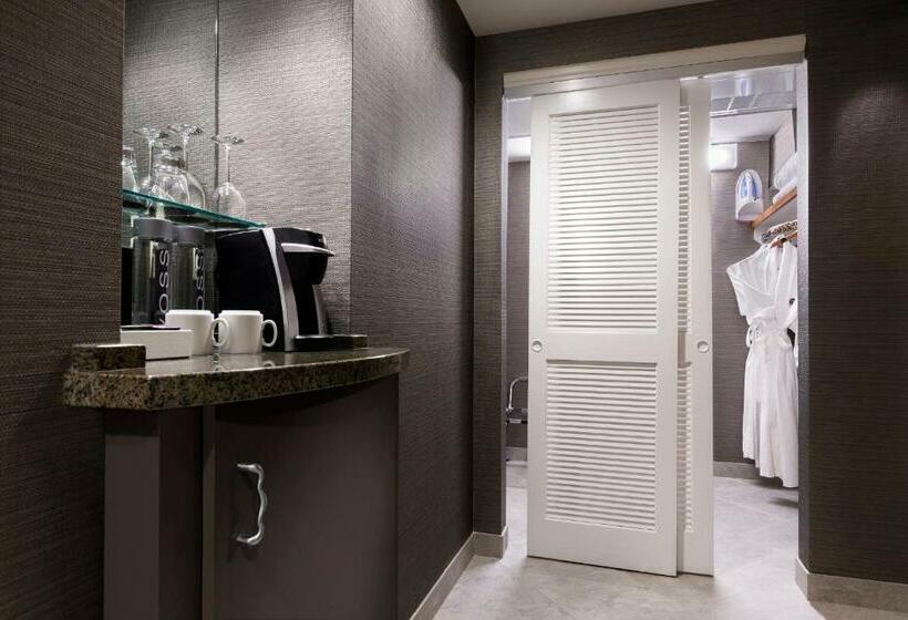 高级两卧套房, Universal S Hard Rock Hotel®