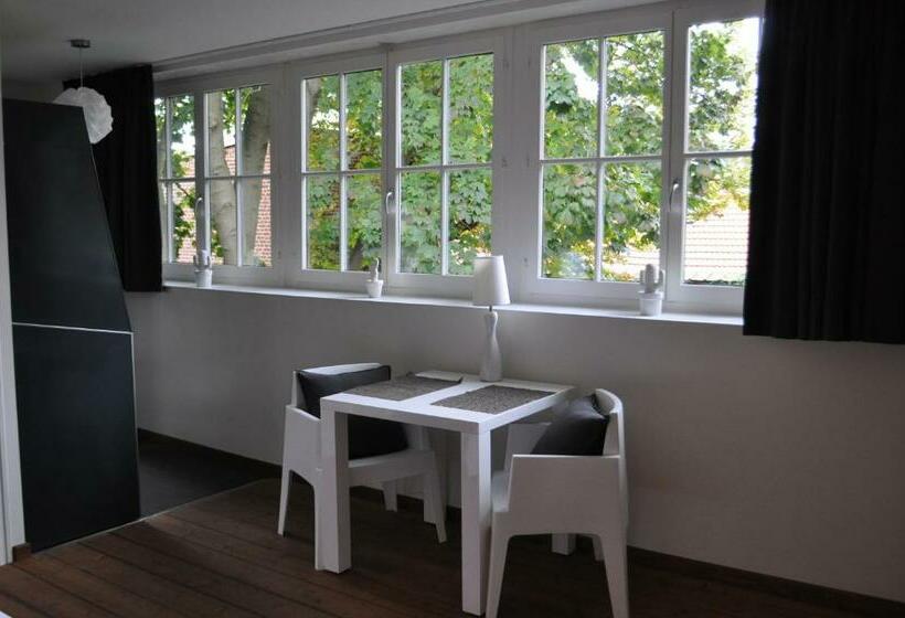 استودیوی استاندارد, Au Cœur Du Jardin