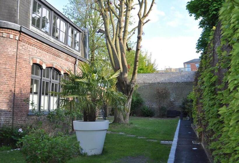استودیوی استاندارد, Au Cœur Du Jardin