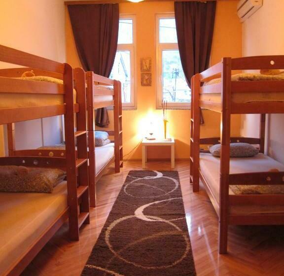 سرير فى غرفة مشتركه, Hostel Taso's House