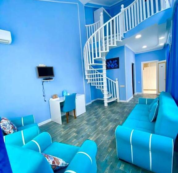 اتاق لوکس با چشم‌انداز دریا, Albatros