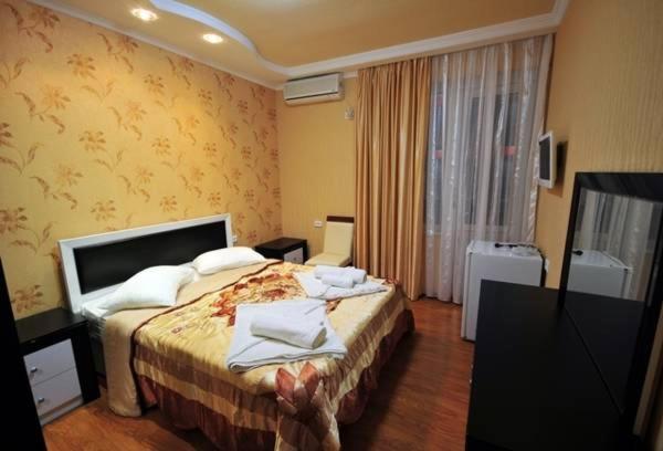 اتاق اکونومی, Albatros