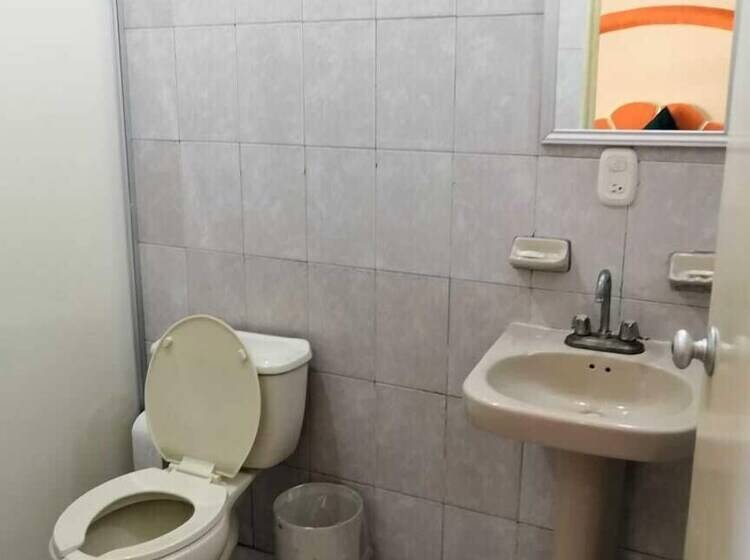 غرفة قياسية ثلاثية, Brisas De Verano