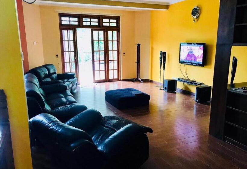 فيلا ديلوكس غرفة نوم, Villa Familia