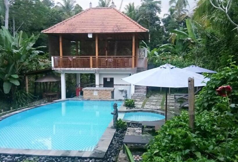 חדר משפחתי נוף לבריכה, Khrisna Hs And Cottages