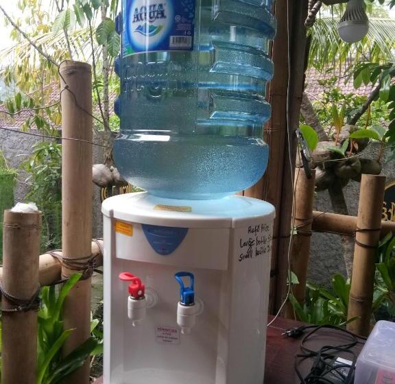 חדר משפחתי נוף לבריכה, Khrisna Hs And Cottages