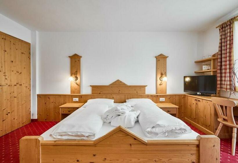 バルコニー付きスタンダードルーム, Wellness Sporthotel Ratschings