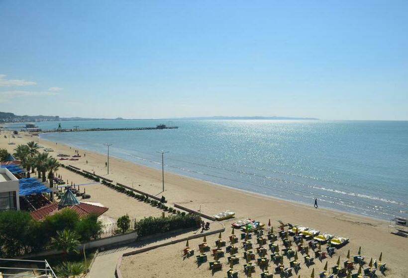 اتاق استاندارد چهار تخته با چشمانداز دریا, Joel Residence