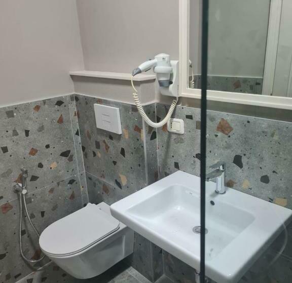 اتاق استاندارد سه نفره, Joel Residence