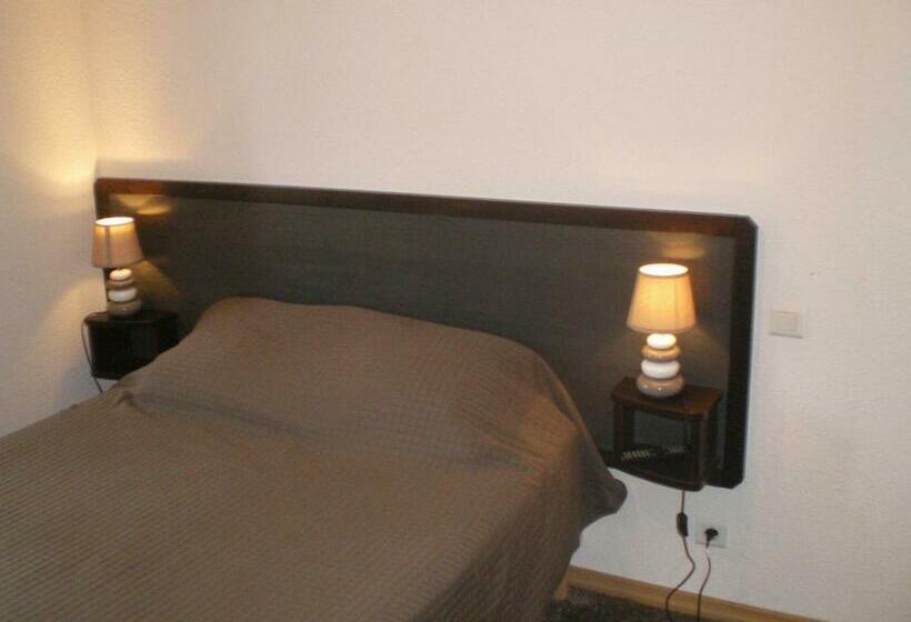 غرفة قياسية ثلاثية, L'auberge Fleurie