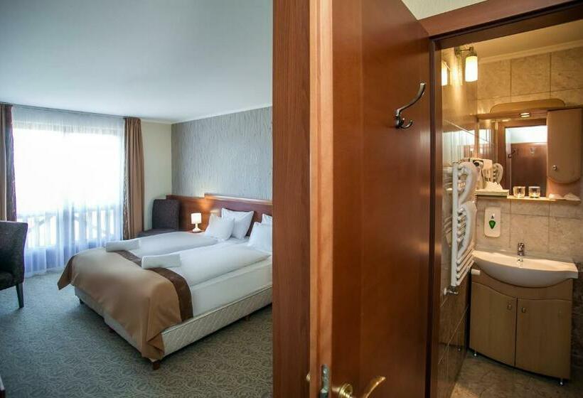 스탠다드 룸, Narád