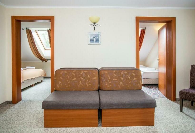 패밀리 스위트, Narád