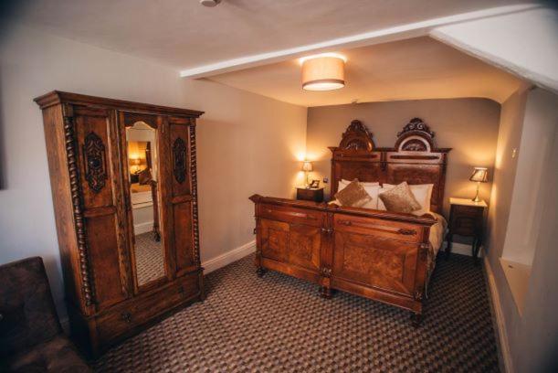 غرفة ديلوكس, Tynycornel