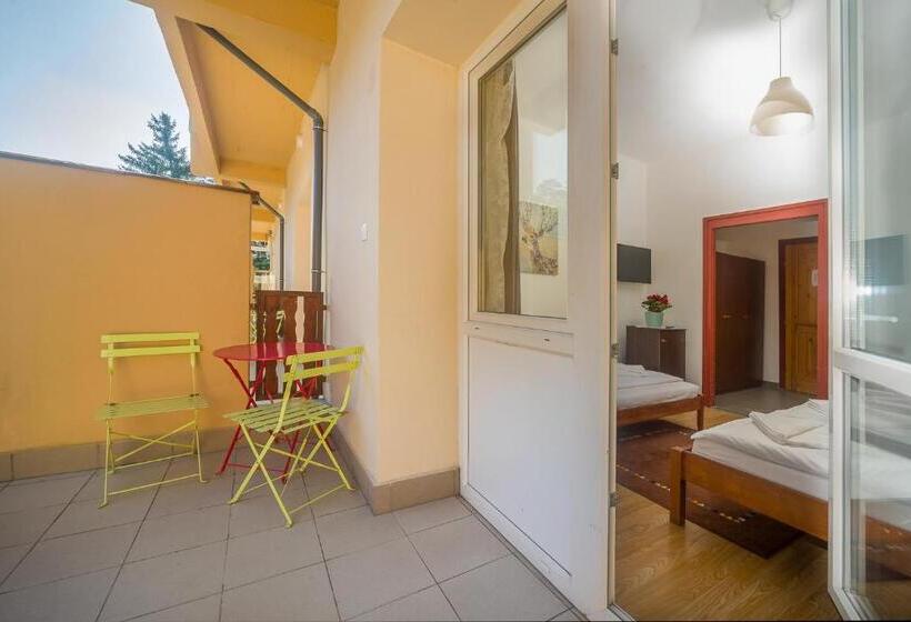 חדר משפחתי, Lipicai Hotel és étterem