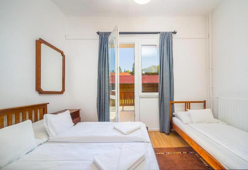 חדר משפחתי, Lipicai Hotel és étterem