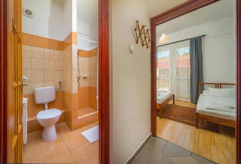 חדר משפחתי, Lipicai Hotel és étterem