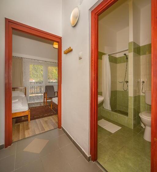 חדר משפחתי, Lipicai Hotel és étterem