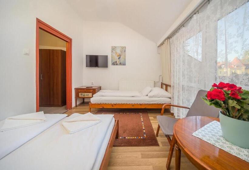 חדר משפחתי, Lipicai Hotel és étterem