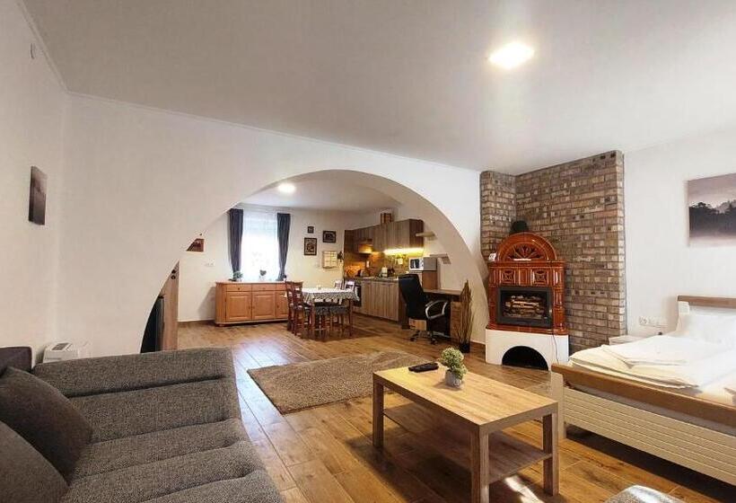 דירת חדר סופריור, Lipicai Hotel és étterem