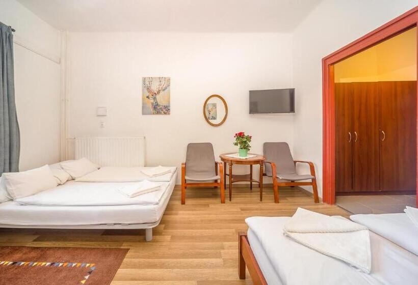 חדר משפחתי, Lipicai Hotel és étterem