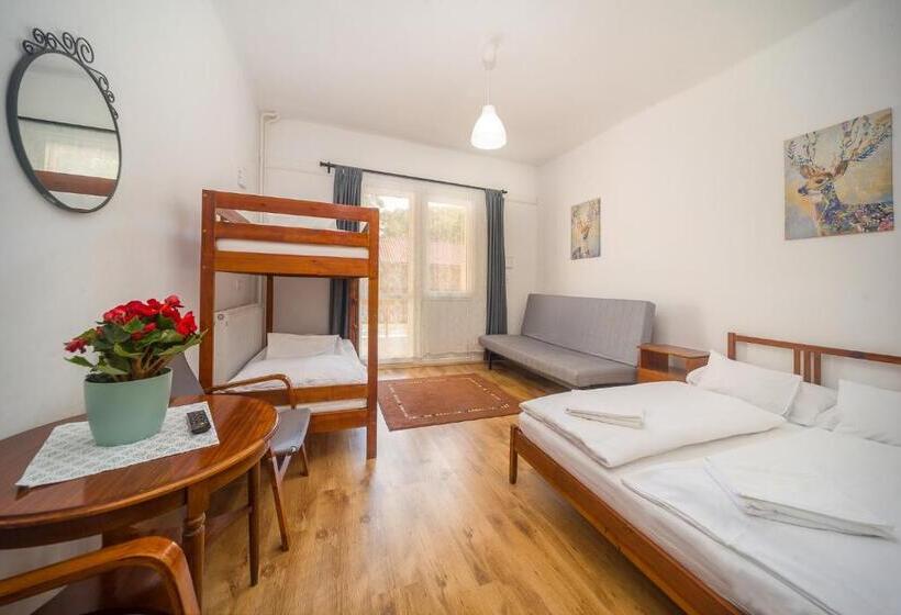 家庭间, Lipicai Hotel és étterem