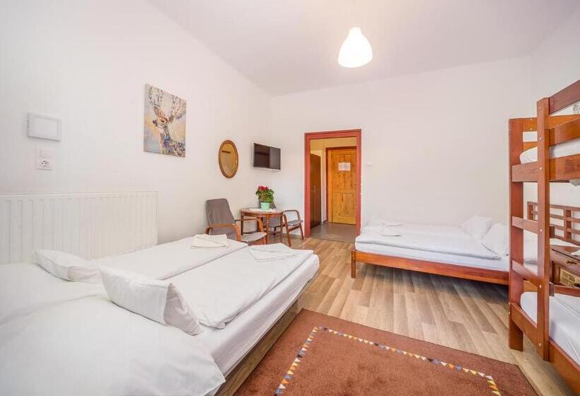 חדר משפחתי, Lipicai Hotel és étterem