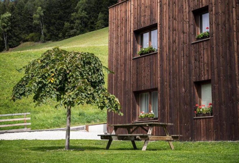 标准工作室, Chalet Vanzi