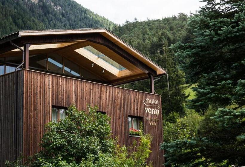 スタンダードスタジオ, Chalet Vanzi