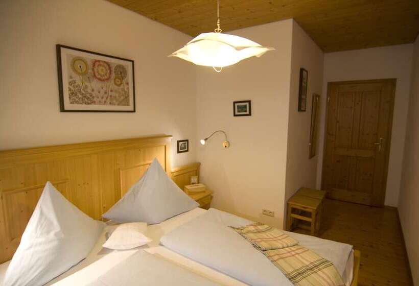 2-Bedroom Classic Apartment, Gut Grasleiten