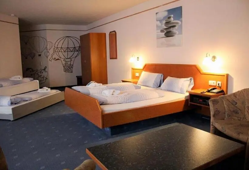 ファミリールーム, Waldhotel Feldbachtal