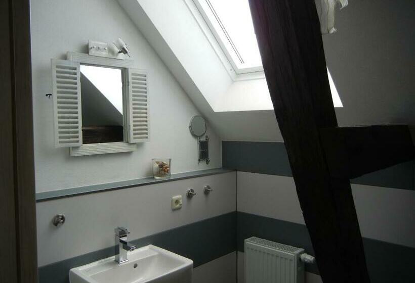 Семейный Номер, Gutshof Zum Adlernest