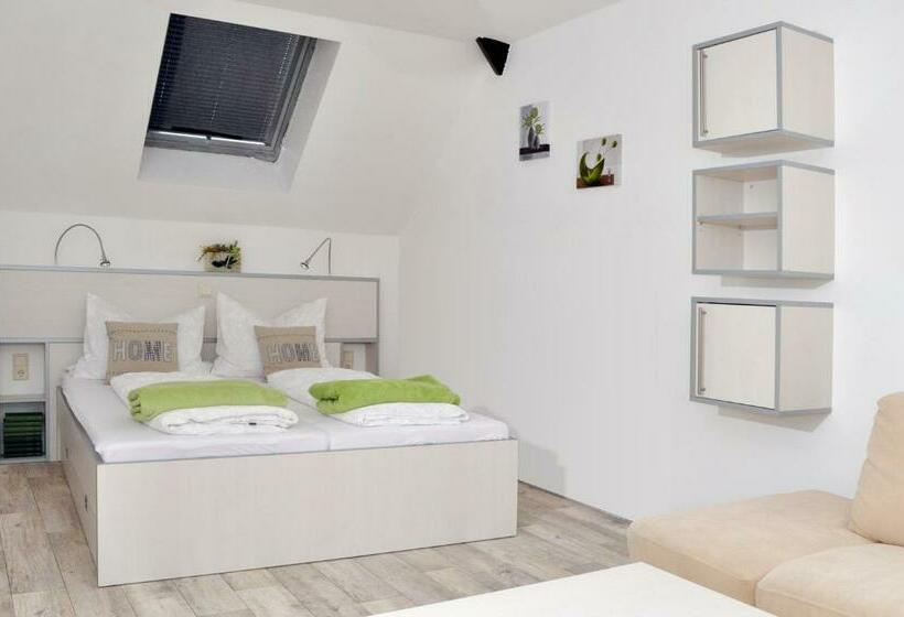 Семейный Номер, Gutshof Zum Adlernest