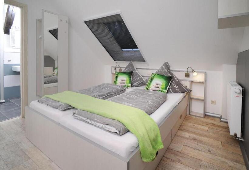 Номер Стандарт, Gutshof Zum Adlernest