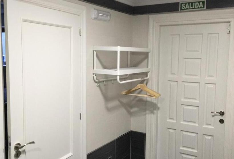 غرفة قياسية فردية لذوى الإحتياجات الخاصة, Somo Surfskate Hostel