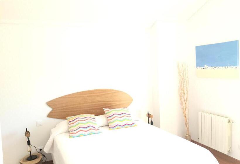 غرفة قياسية مزوَّدة بتراس, Somo Surfskate Hostel