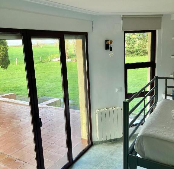 غرفة عائلية, Somo Surfskate Hostel