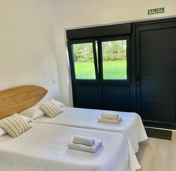 غرفة عائلية, Somo Surfskate Hostel