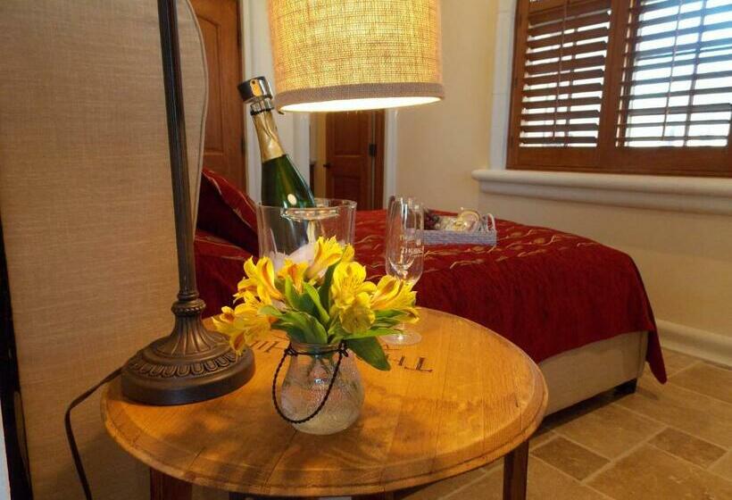 Люкс Повышенной Комфортности, Thorn Hill Vineyards Villa Suites