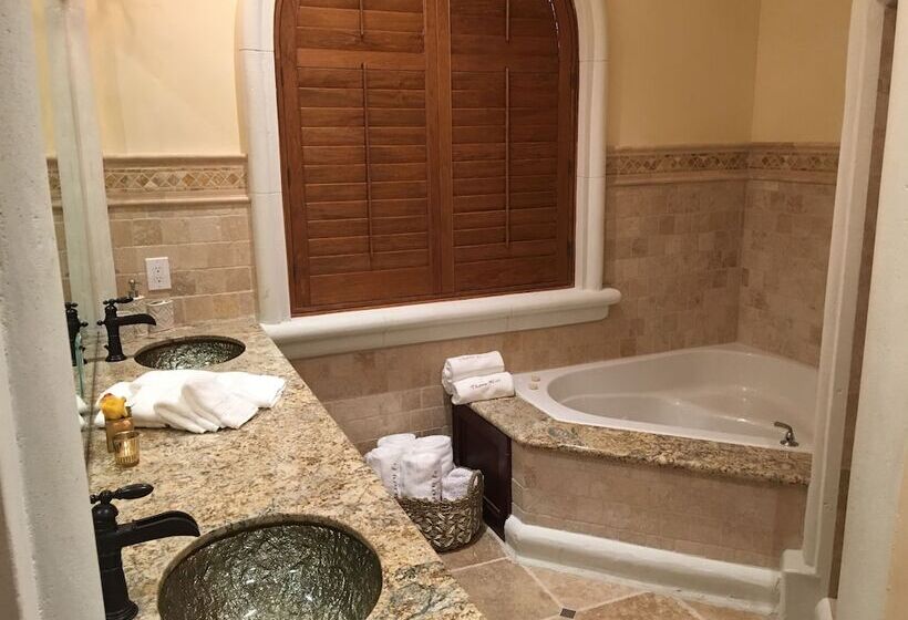 Люкс Повышенной Комфортности, Thorn Hill Vineyards Villa Suites