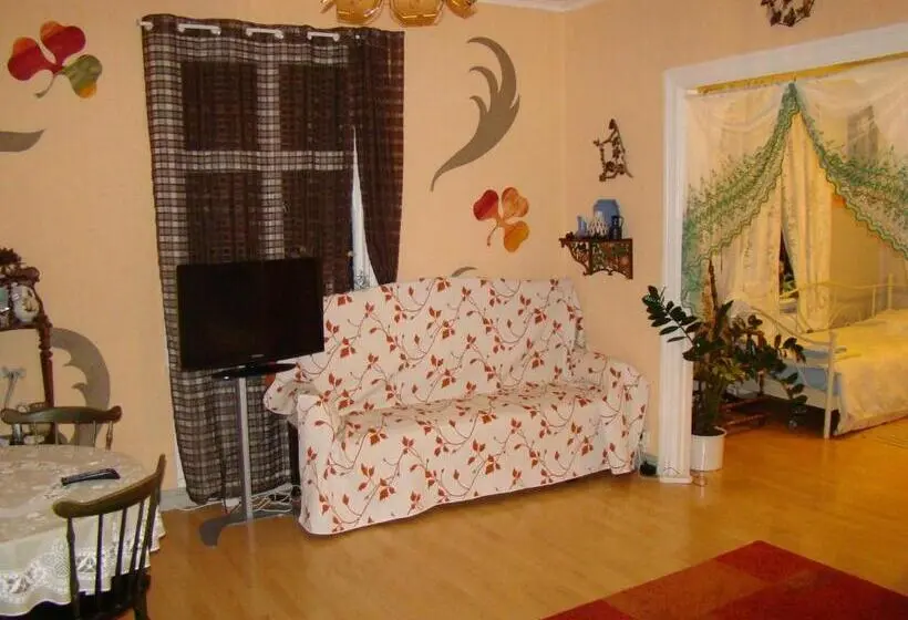 バスルーム共有のトリプルスタンダード, Wonderful Home