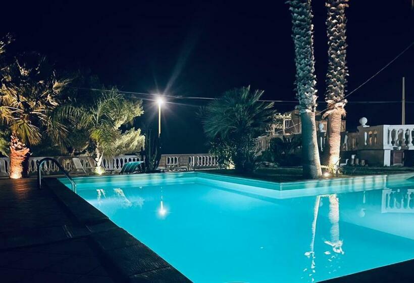 آپارتمان 1 خوابه با چشم‌انداز دریا, Manca Residence