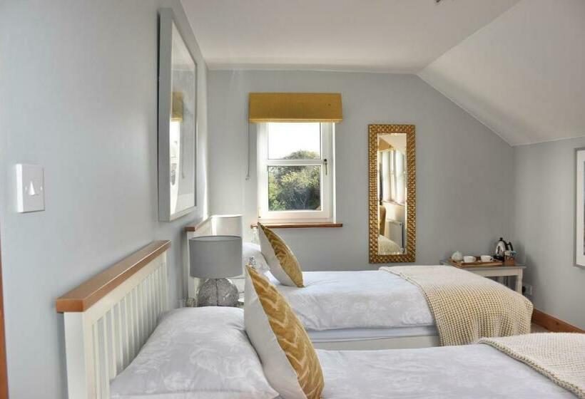 غرفة قياسية, Killoran House