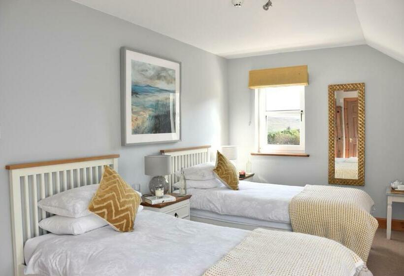 غرفة قياسية, Killoran House