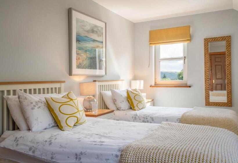 غرفة قياسية, Killoran House