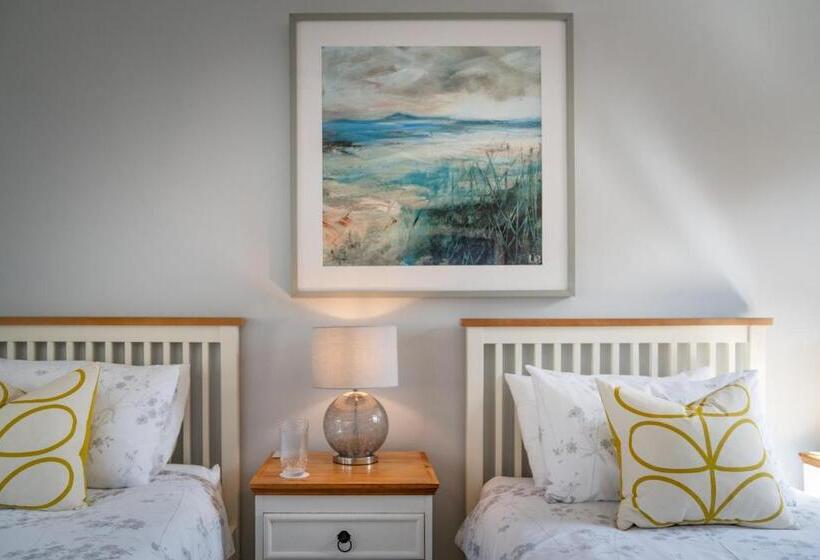 غرفة قياسية, Killoran House