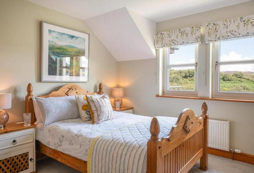 غرفة قياسية, Killoran House