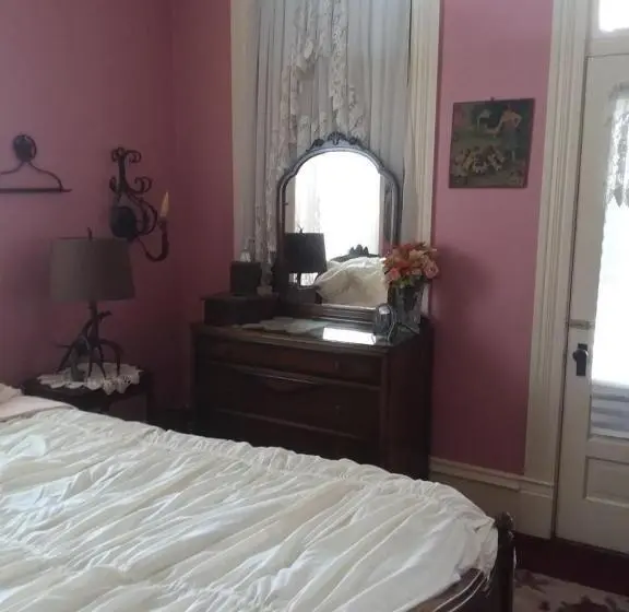 バス共有のスタンダードルーム, The Mays Place Bed And Breakfast