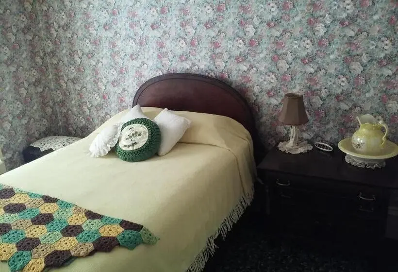 バス共有のスタンダードルーム, The Mays Place Bed And Breakfast