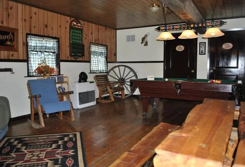 家族用バンガロー, Aspen Inn