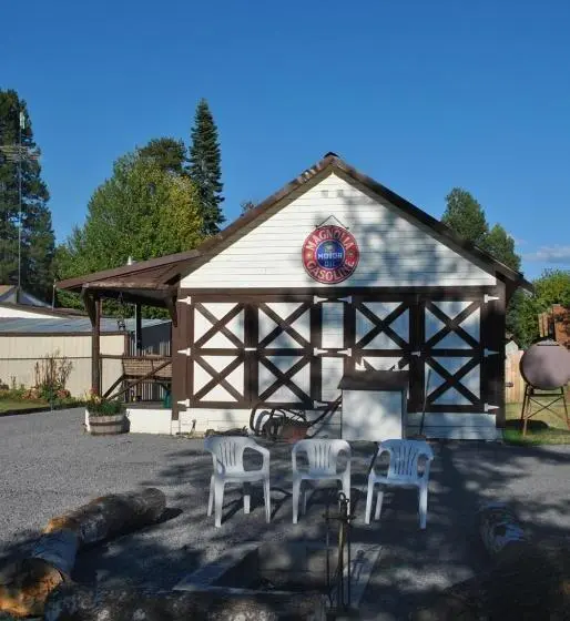 家族用バンガロー, Aspen Inn